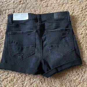 American Eagle Hi-Rise Shortie Short